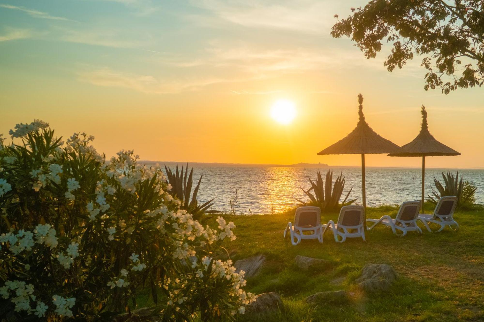 Trasimeno Glamping Resort 마지오네 외부 사진